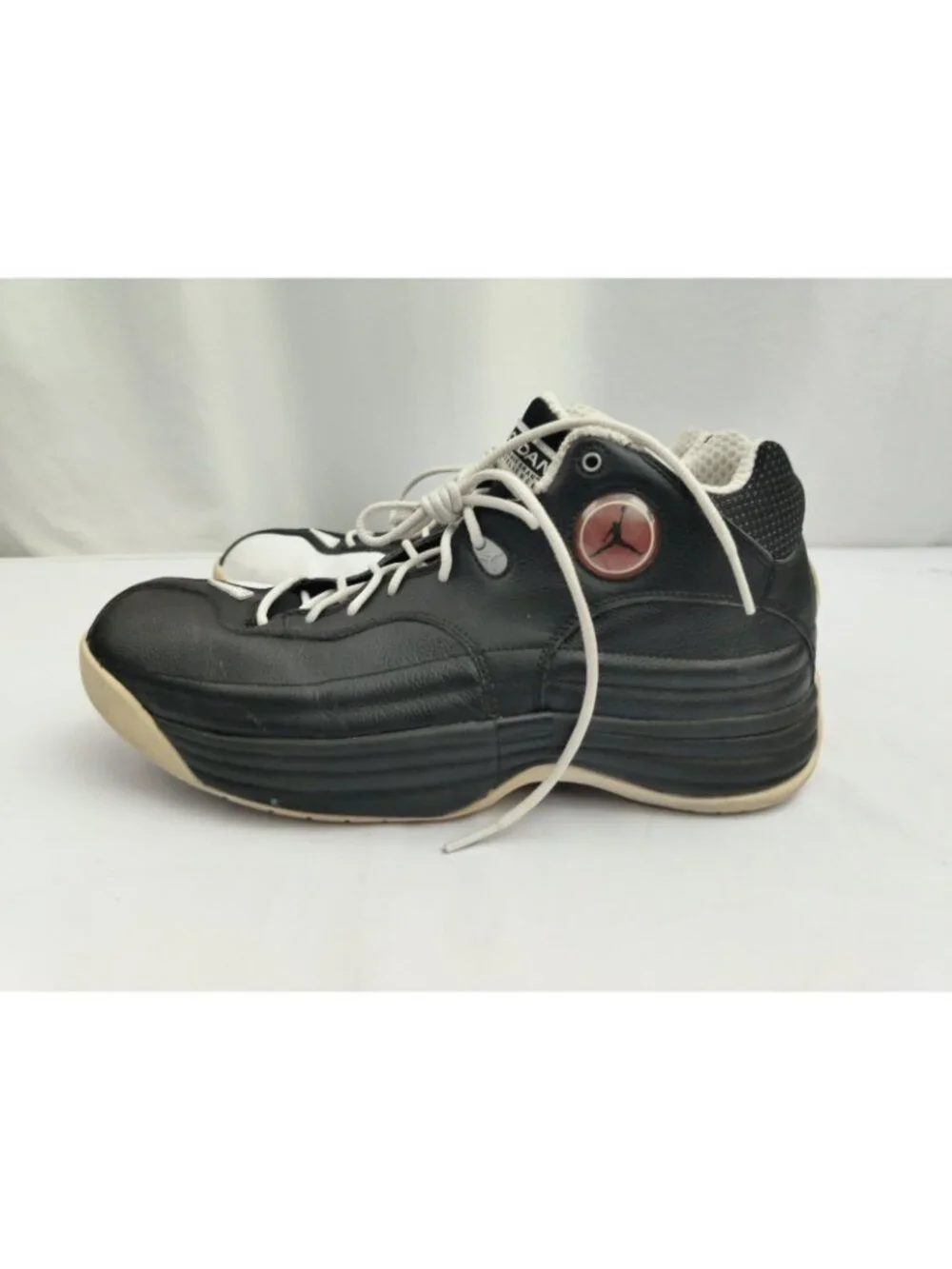 Jordan Jumpman Team 1 Black Red Men’s Size 10.5 Basketball Sneakers